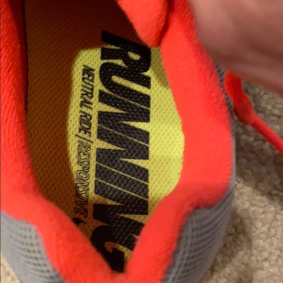 Nike running shoe - Picture 4 of 6